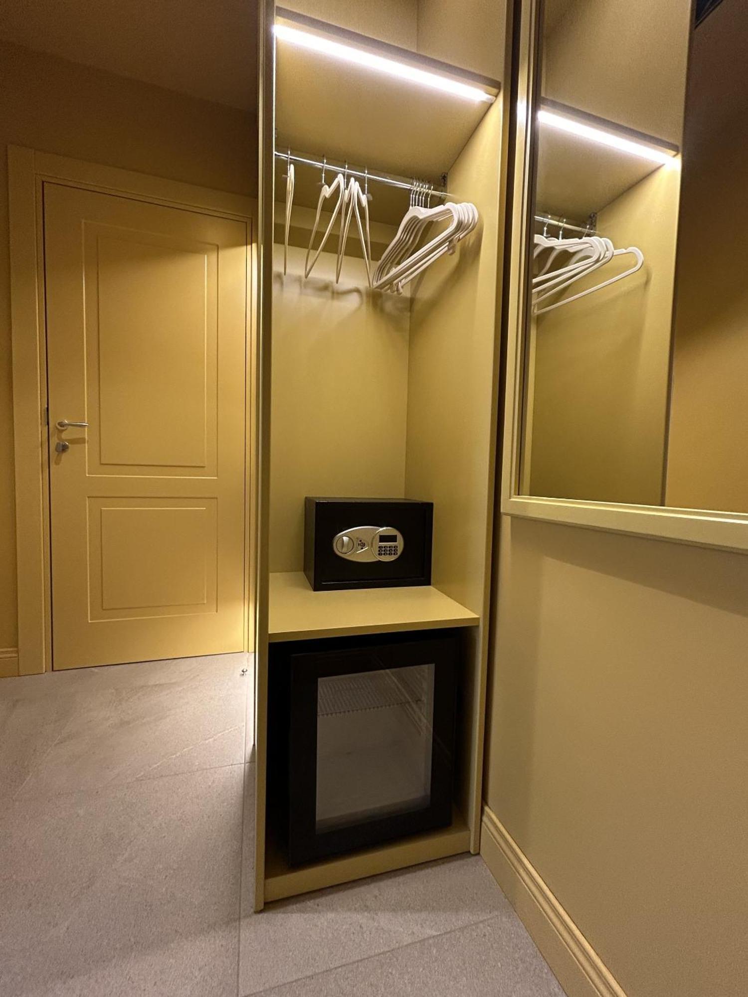Astom Suites Rome Exterior photo